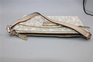 MICHAEL KORS LARGE WRISTLET